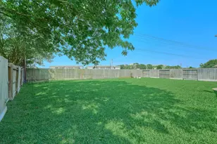 12318 Georgetown Park Ct, Houston, TX 77058 - Photo 32