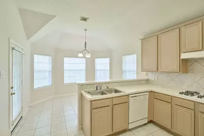 12318 Georgetown Park Court, Houston, TX 77058 - Photo 12