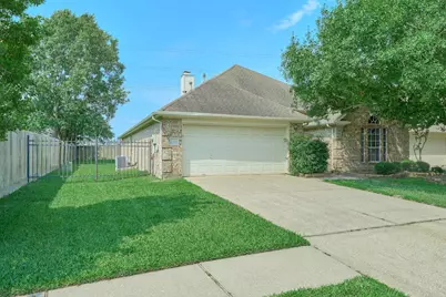 12318 Georgetown Park Court, Houston, TX 77058 - Photo 2