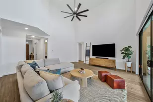 2554 Roy Cir, Houston, TX 77007 - Photo 8