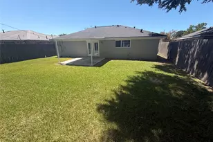 3242 Dalmatian Dr, Houston, TX 77045 - Photo 14