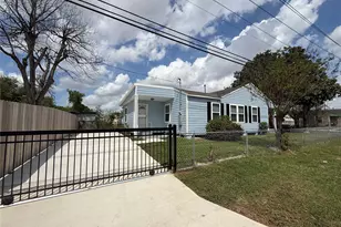 1146 Majestic St, Houston, TX 77020 - Photo 2
