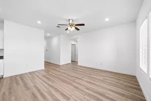 9522 Wall St, Texas City, TX 77591 - Photo 8