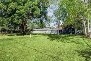 1236 San Felipe St, Angleton, TX 77515 - Photo 10