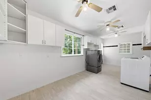 6998 Commander Roland Dr, Hitchcock, TX 77563 - Photo 34