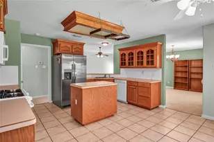 310 Chestnut St, Lake Jackson, TX 77566 - Photo 18