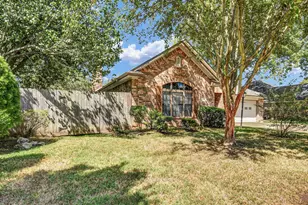 310 Chestnut St, Lake Jackson, TX 77566 - Photo 2