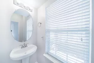 10923 Whistlers Cottage Ct, Houston, TX 77088 - Photo 6