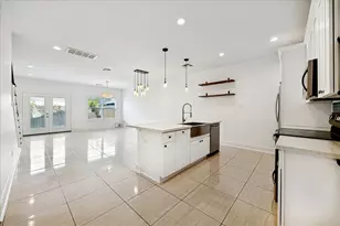 205 E 43rd St, Houston, TX 77018 - Photo 4