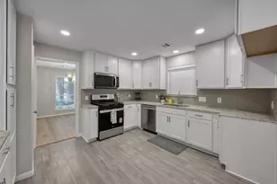 5426 Green Springs Dr, Houston, TX 77066 - Photo 16