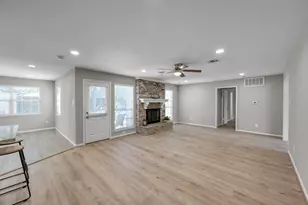 5426 Green Springs Dr, Houston, TX 77066 - Photo 12