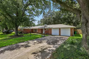 1705 Adams St, Baytown, TX 77520 - Photo 2