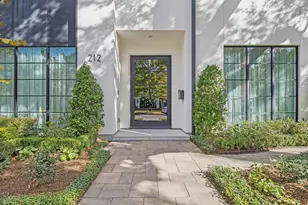 212 E Cowan Dr, Houston, TX 77007 - Photo 4