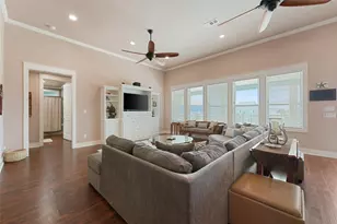 172 Ocean View Dr, Crystal Beach, TX 77650 - Photo 12