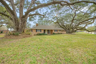 105 Memorial Lane, Columbus, TX 78934 - Photo 2