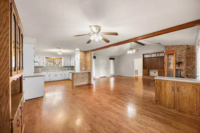 105 Memorial Lane, Columbus, TX 78934 - Photo 10