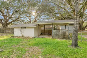 105 Memorial Ln, Columbus, TX 78934 - Photo 24