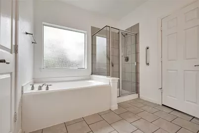 27 Planchard Ct, The Woodlands, TX 77382 - Photo 8