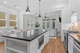 640 W 17th St, Houston, TX 77008 - Photo 8