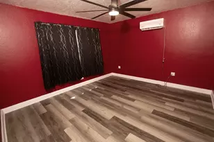 1118 W 11th St, Freeport, TX 77541 - Photo 4