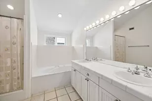 4011 Garrott St, Houston, TX 77006 - Photo 14