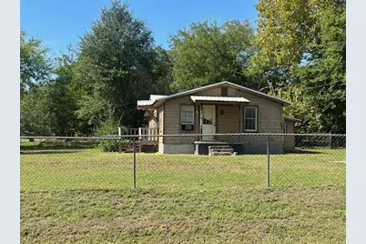 410 E Gregg Street, Mount Enterprise, TX 75681 - Photo 2