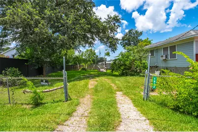 1912 E Winn Street, Kemah, TX 77565 - Photo 4