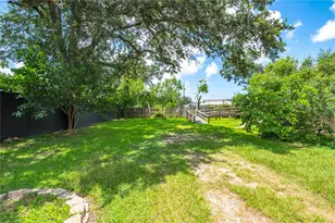 1912 E Winn St, Kemah, TX 77565 - Photo 30