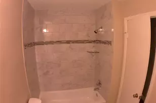 12614 Day Hollow Ln, Houston, TX 77070 - Photo 10