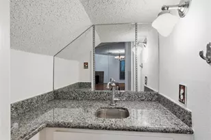 1998 Augusta Dr, Houston, TX 77057 - Photo 6