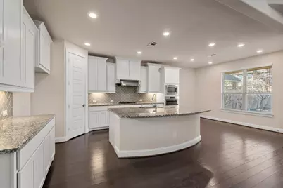 35 N Wheatleigh Drive, Tomball, TX 77375 - Photo 14