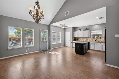 915 Highland Woods Dr, Highlands, TX 77562 - Photo 16