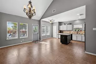 915 Highland Woods Dr, Highlands, TX 77562 - Photo 16