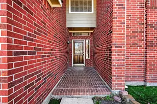 915 Highland Woods Dr, Highlands, TX 77562 - Photo 4