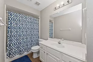 915 Highland Woods Dr, Highlands, TX 77562 - Photo 38