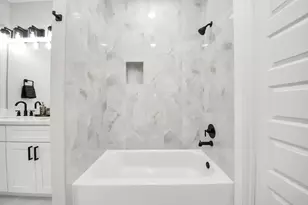 9826 Nedwald St, Houston, TX 77029 - Photo 44