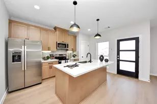 9826 Nedwald St, Houston, TX 77029 - Photo 6