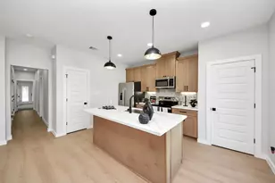 9826 Nedwald St, Houston, TX 77029 - Photo 8