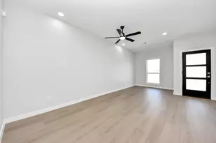 9826 Nedwald St, Houston, TX 77029 - Photo 24