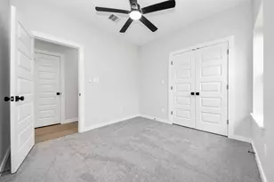 9826 Nedwald St, Houston, TX 77029 - Photo 38