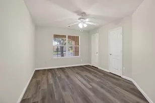 10635 Goldfinch Rd, Baytown, TX 77523 - Photo 12