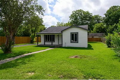6811 Mike Street, Hitchcock, TX 77563 - Photo 2