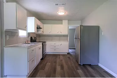 6811 Mike Street, Hitchcock, TX 77563 - Photo 6