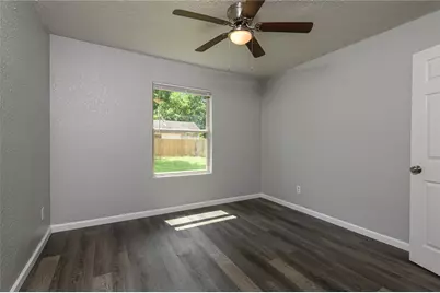 6811 Mike Street, Hitchcock, TX 77563 - Photo 10