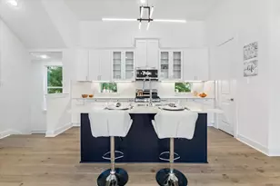 2122 Oatfield Dr, Houston, TX 77018 - Photo 12