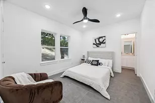 2122 Oatfield Dr, Houston, TX 77018 - Photo 4