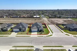 2406 Lightfoot Ln, Bryan, TX 77803 - Photo 2