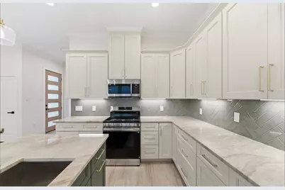 7809 Dyer St, Houston, TX 77088 - Photo 8