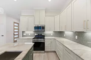 7809 Dyer St, Houston, TX 77088 - Photo 8