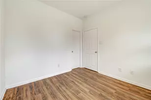 12726 Plummersville St, Houston, TX 77072 - Photo 6